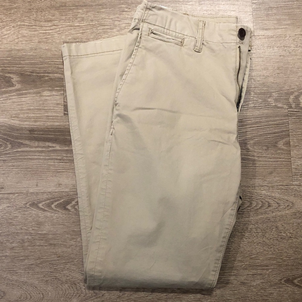 American Eagle Outfitters Men's Khaki Chinos